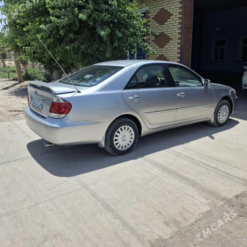 Toyota Camry 2004 - 165 000 TMT - Халач - img 3