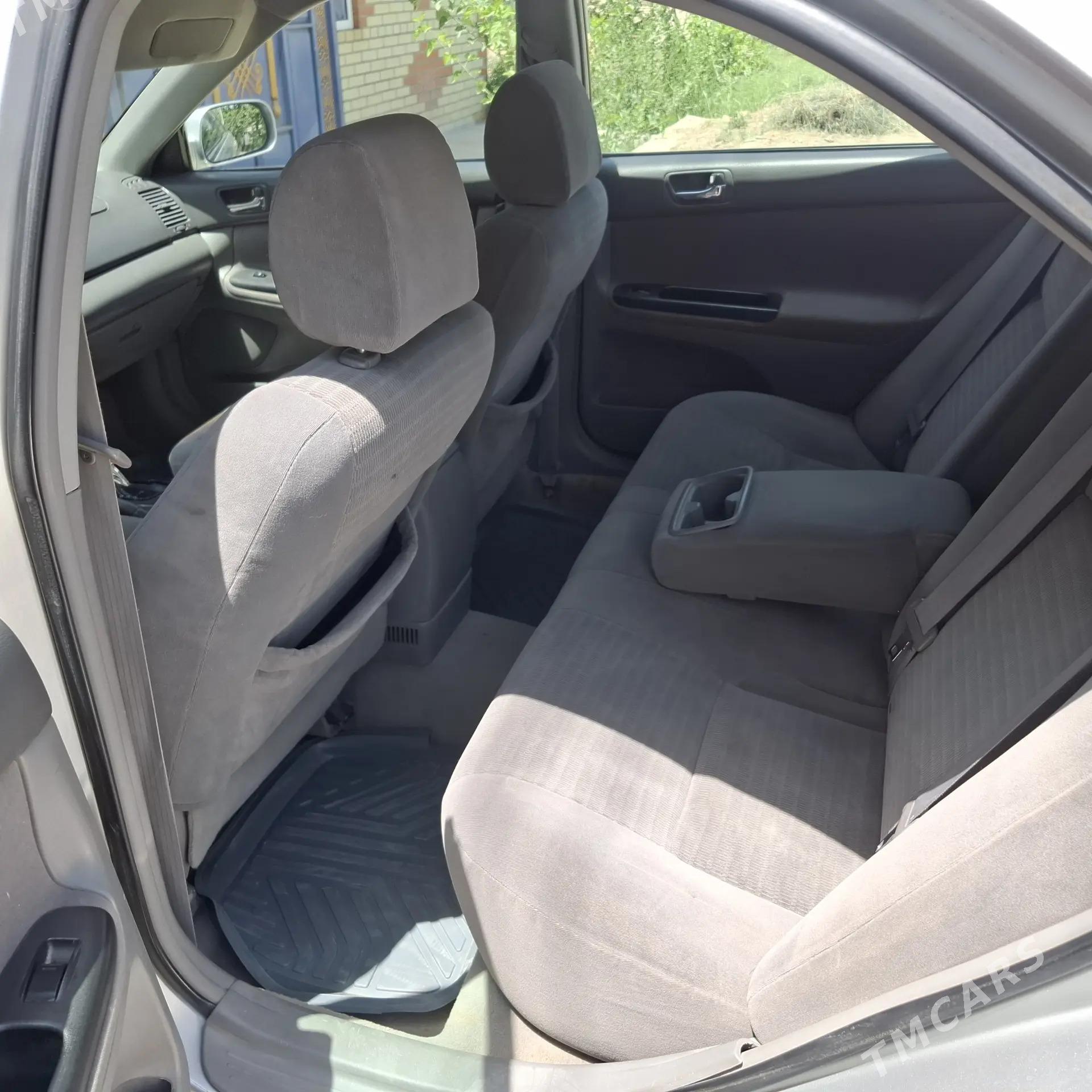 Toyota Camry 2004 - 165 000 TMT - Халач - img 5