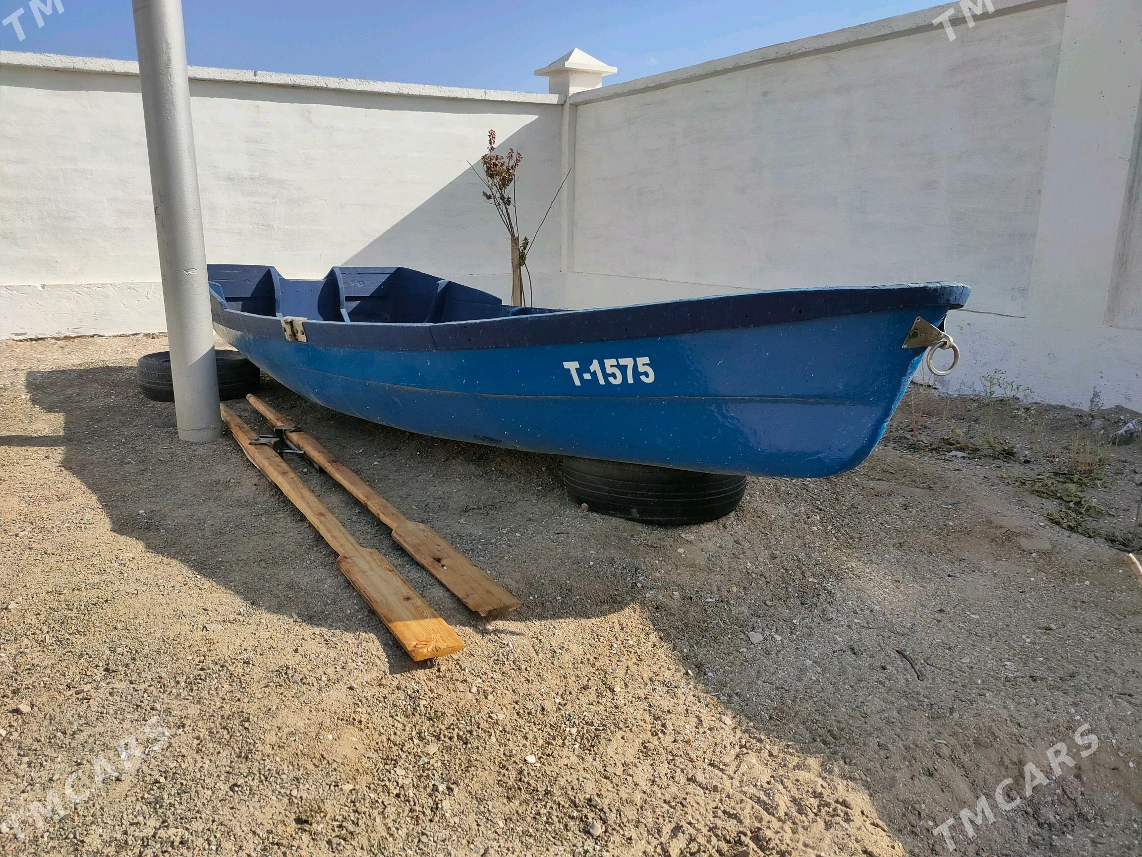 лодка - Туркменбаши - img 3