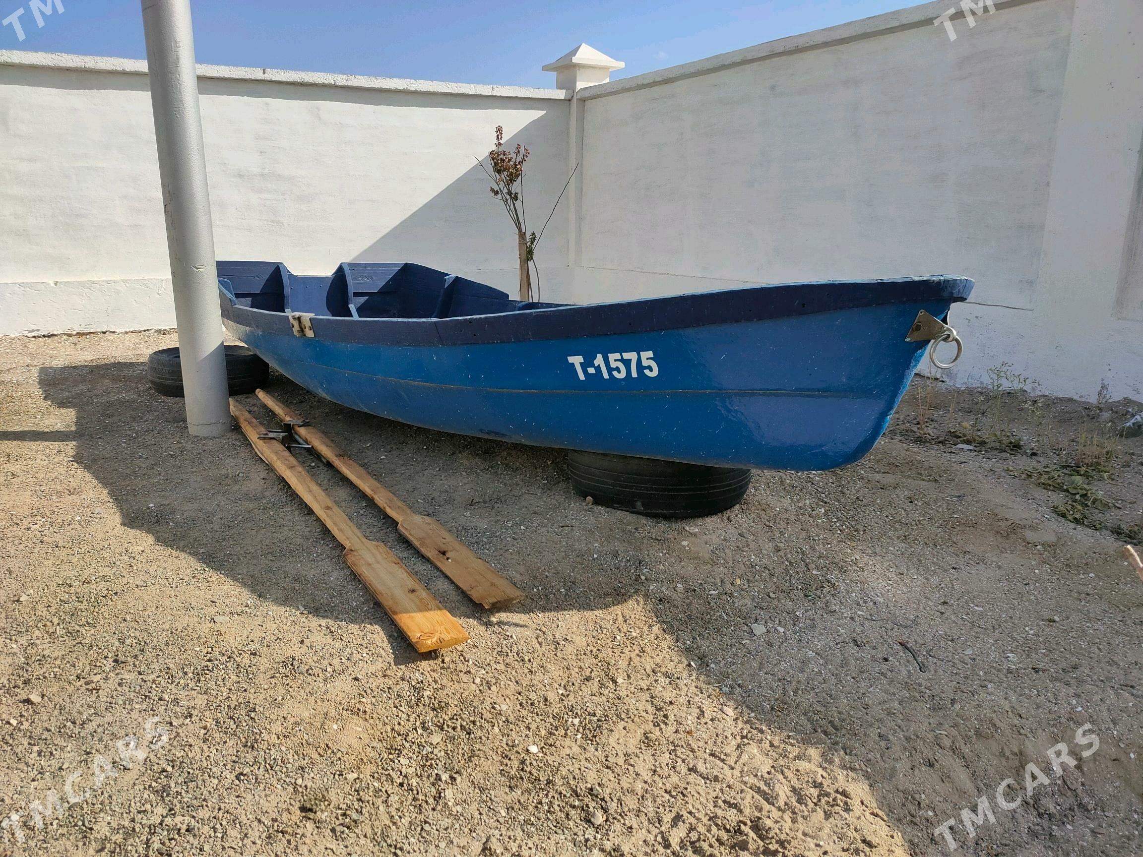 лодка - Туркменбаши - img 4