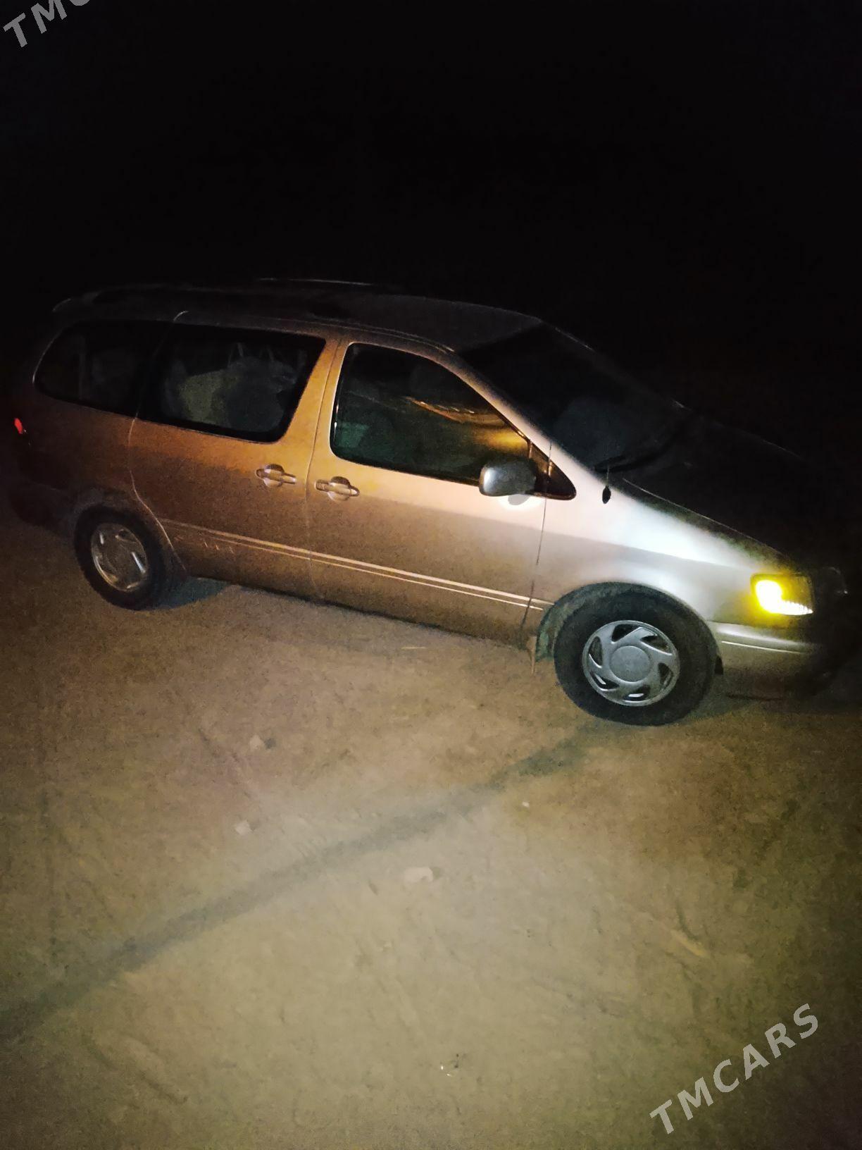 Toyota Sienna 2001 - 150 000 TMT - Шабатский этрап - img 3