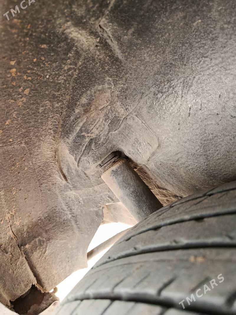 Toyota Sienna 2002 - 155 000 TMT - Ак-Бугдайский этрап - img 1