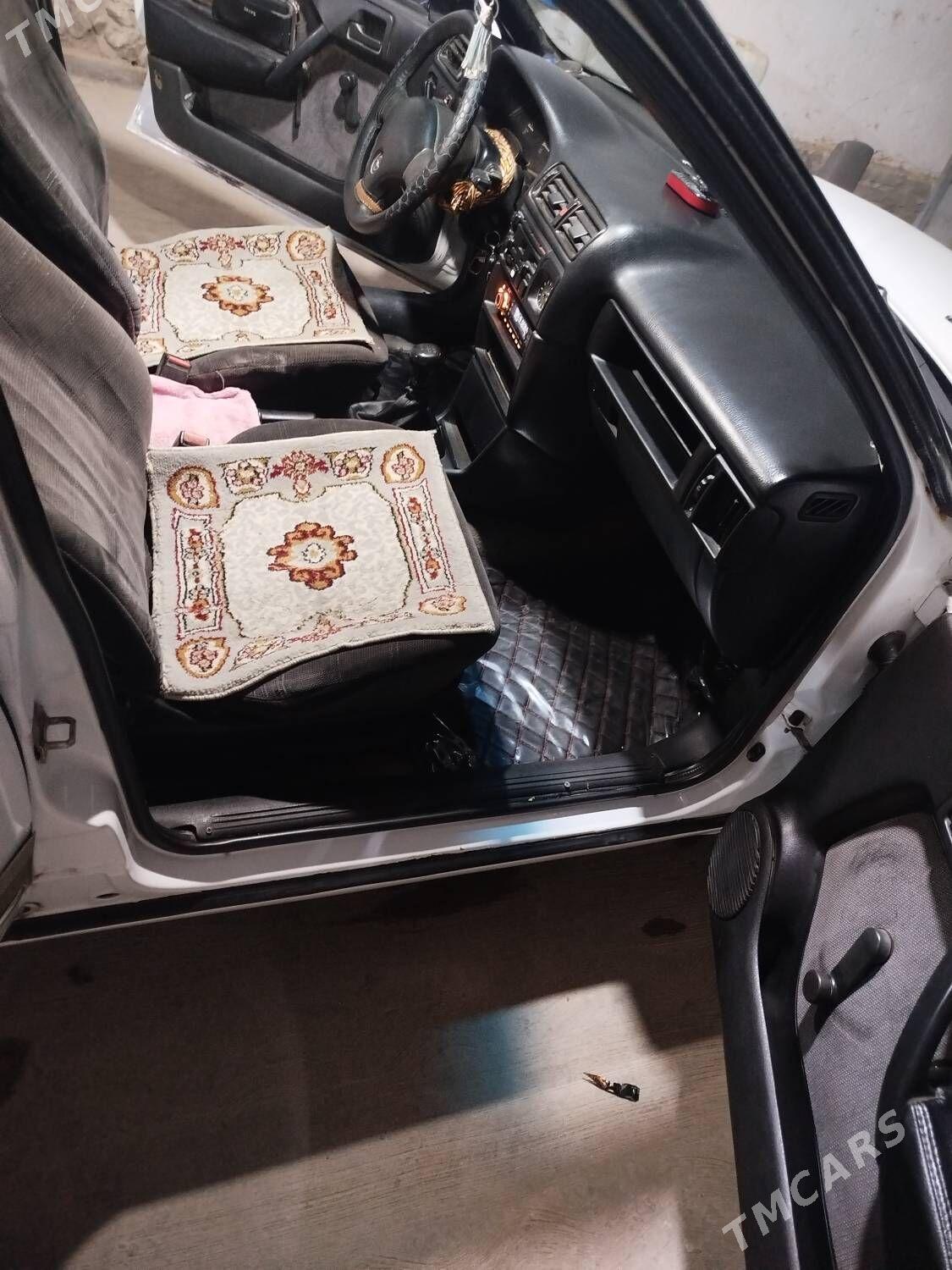 Opel Vectra 1990 - 50 000 TMT - Saýat - img 9