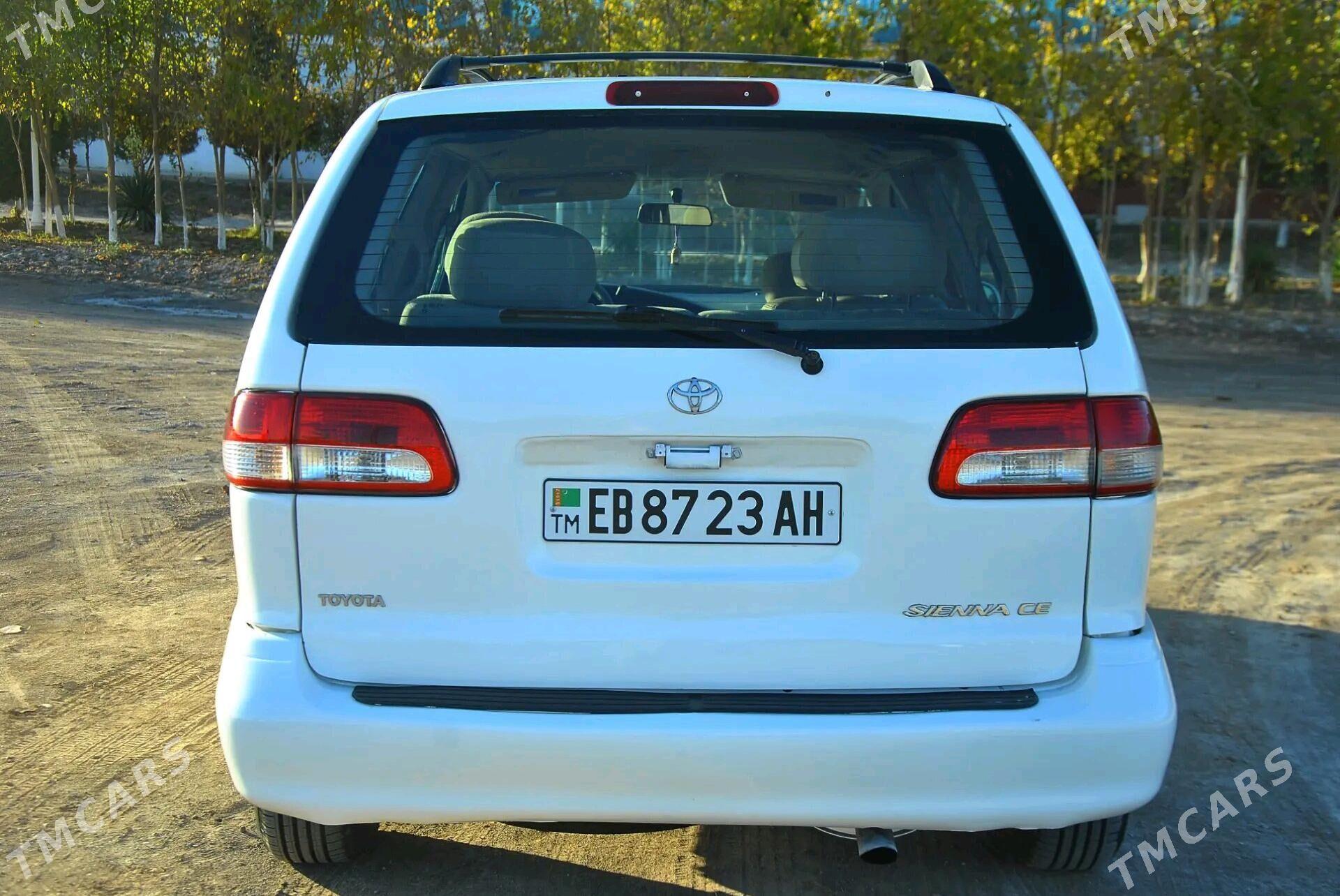 Toyota Sienna 2002 - 152 000 TMT - Babadaýhan - img 3