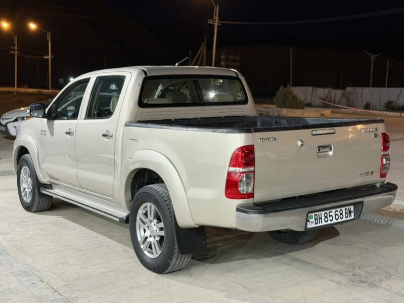 Toyota Hilux 2014 - 360 000 TMT - Balkanabat - img 9