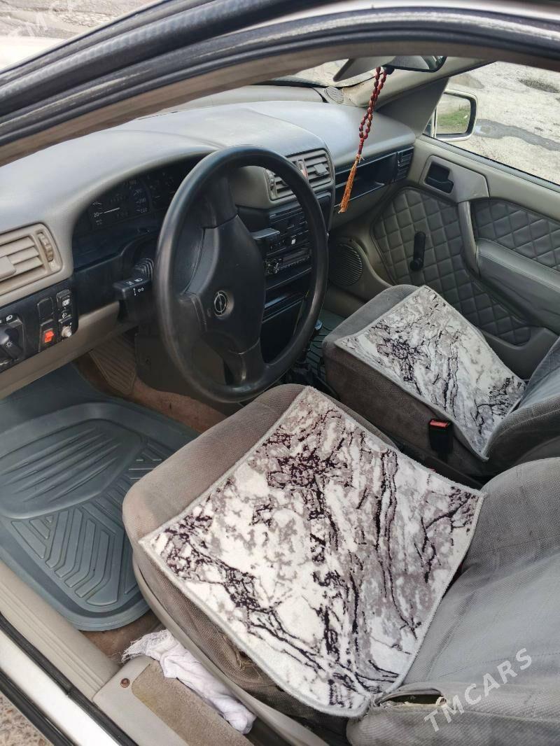 Opel Vectra 1990 - 43 000 TMT - Bäherden - img 7