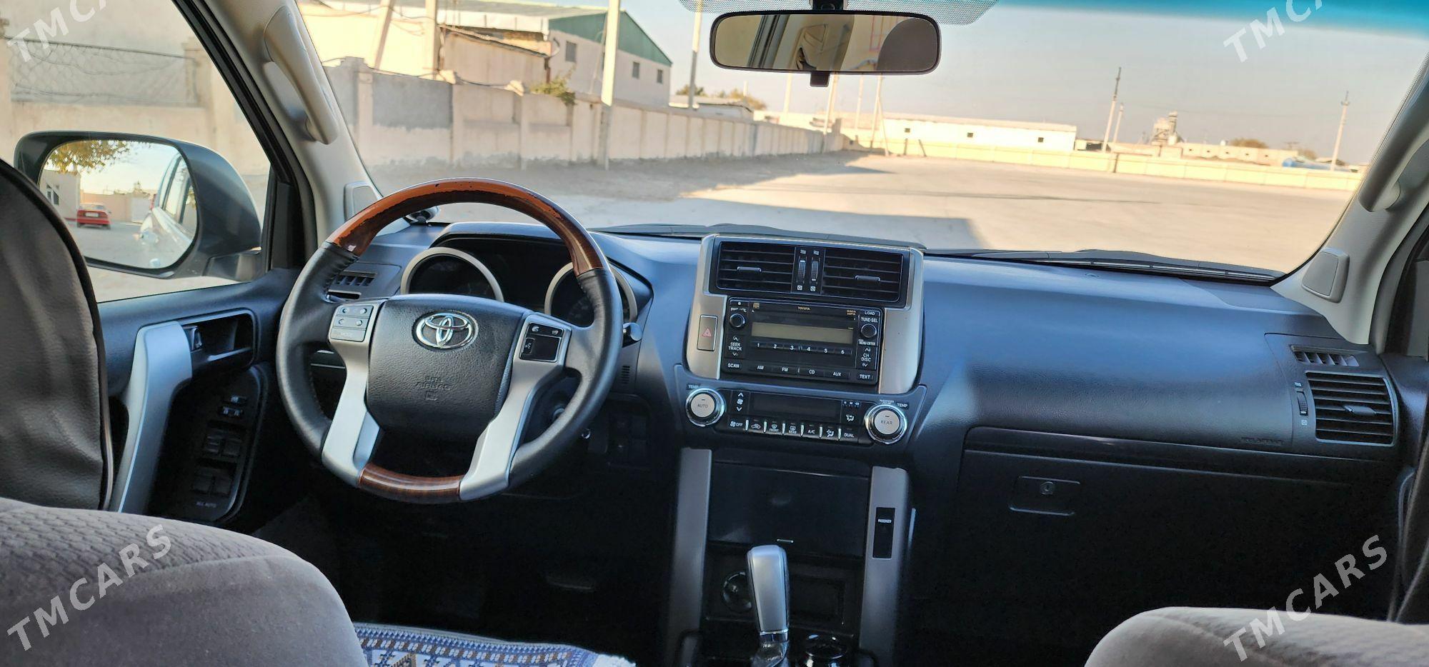 Toyota Land Cruiser Prado 2012 - 560 000 TMT - Туркменабат - img 9