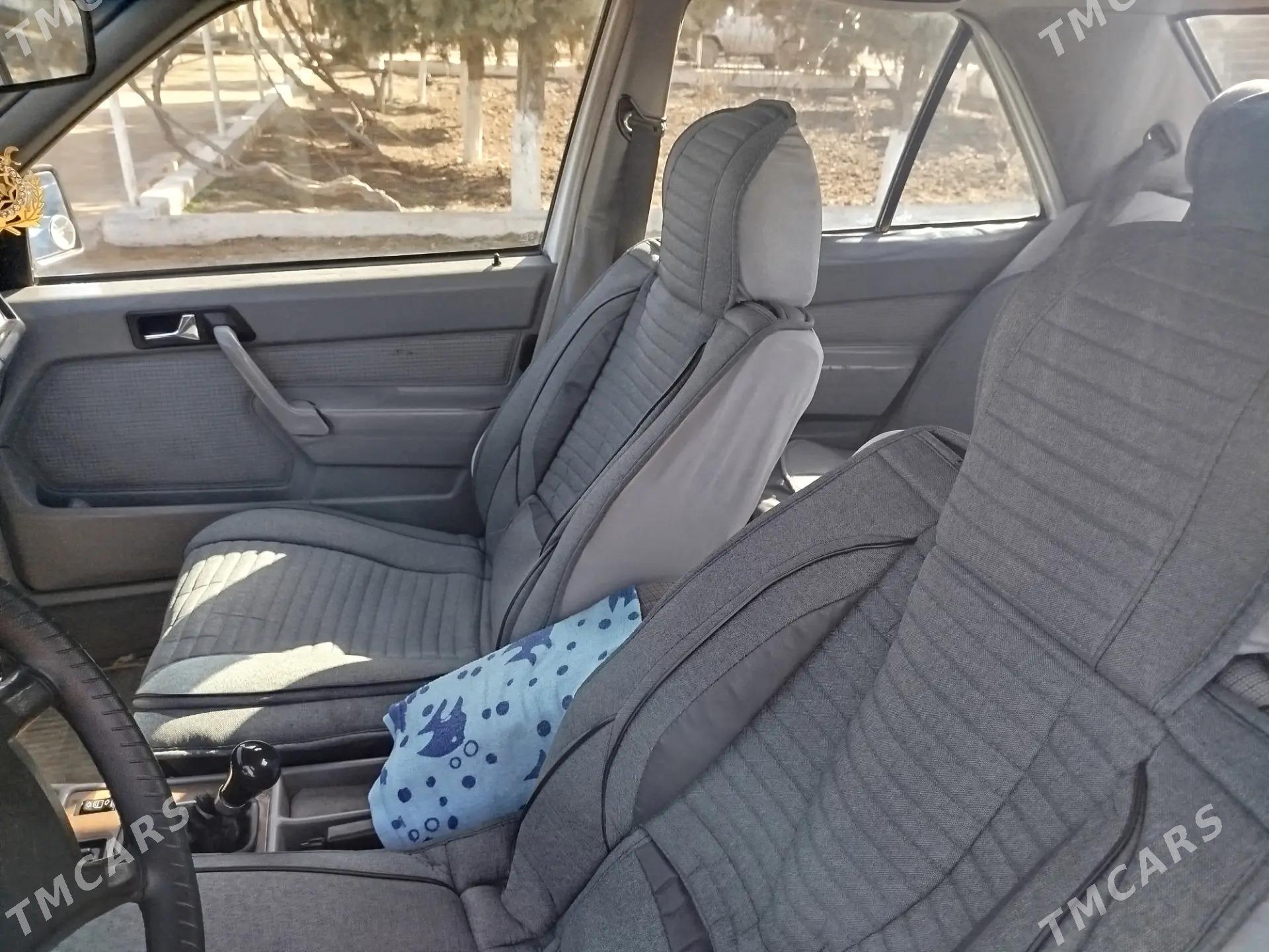 Mercedes-Benz 190E 1989 - 48 000 TMT - Мургап - img 8