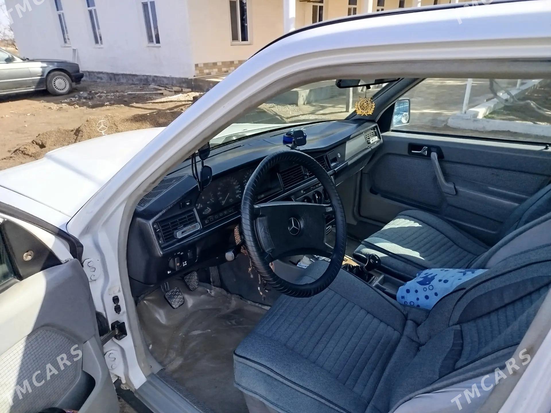 Mercedes-Benz 190E 1989 - 48 000 TMT - Мургап - img 4