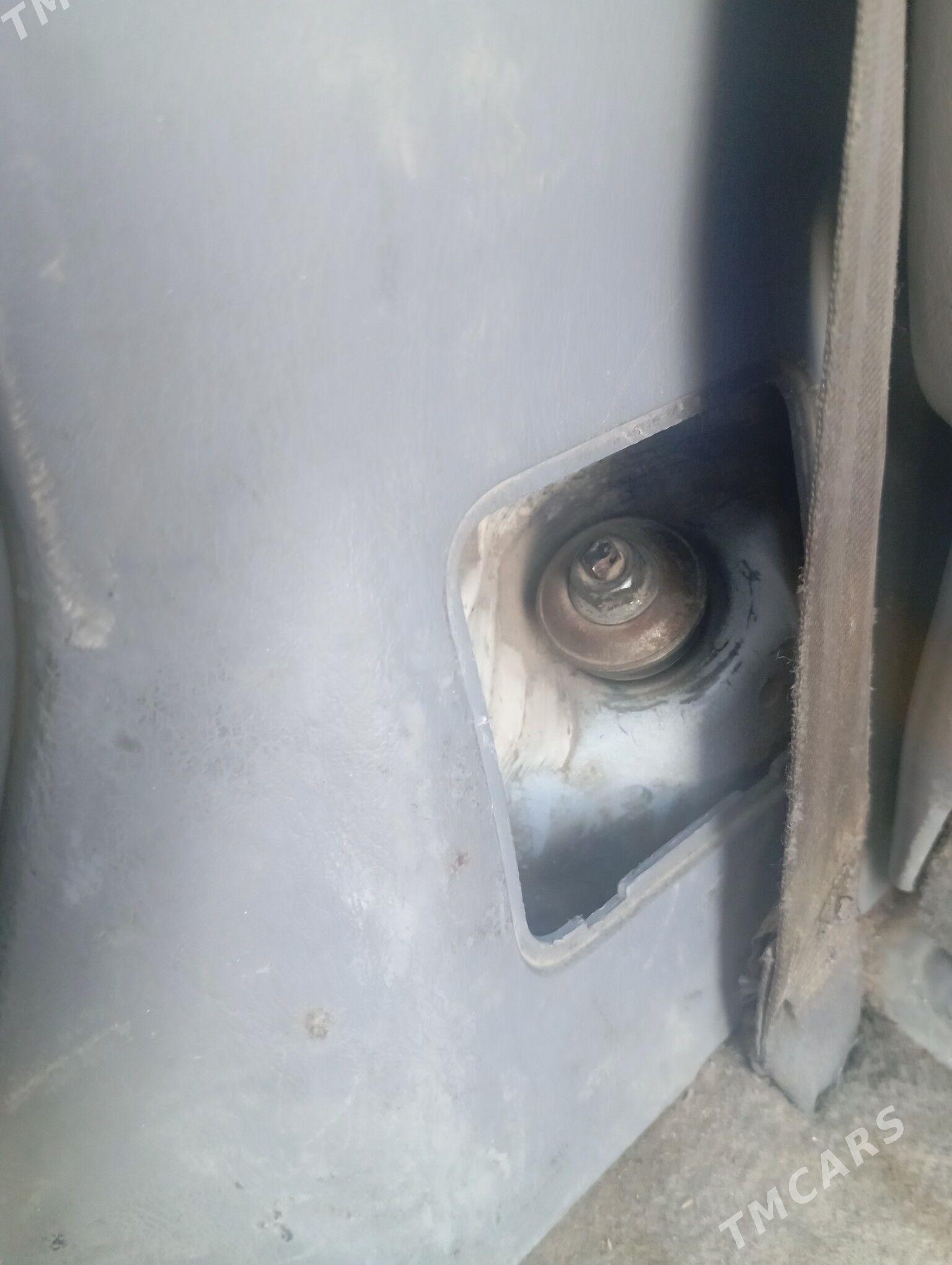 Toyota Sienna 2001 - 180 000 TMT - Шатлык - img 3