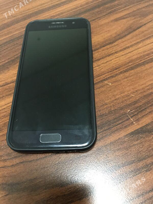 samsung a3 17 - Köşi - img 2
