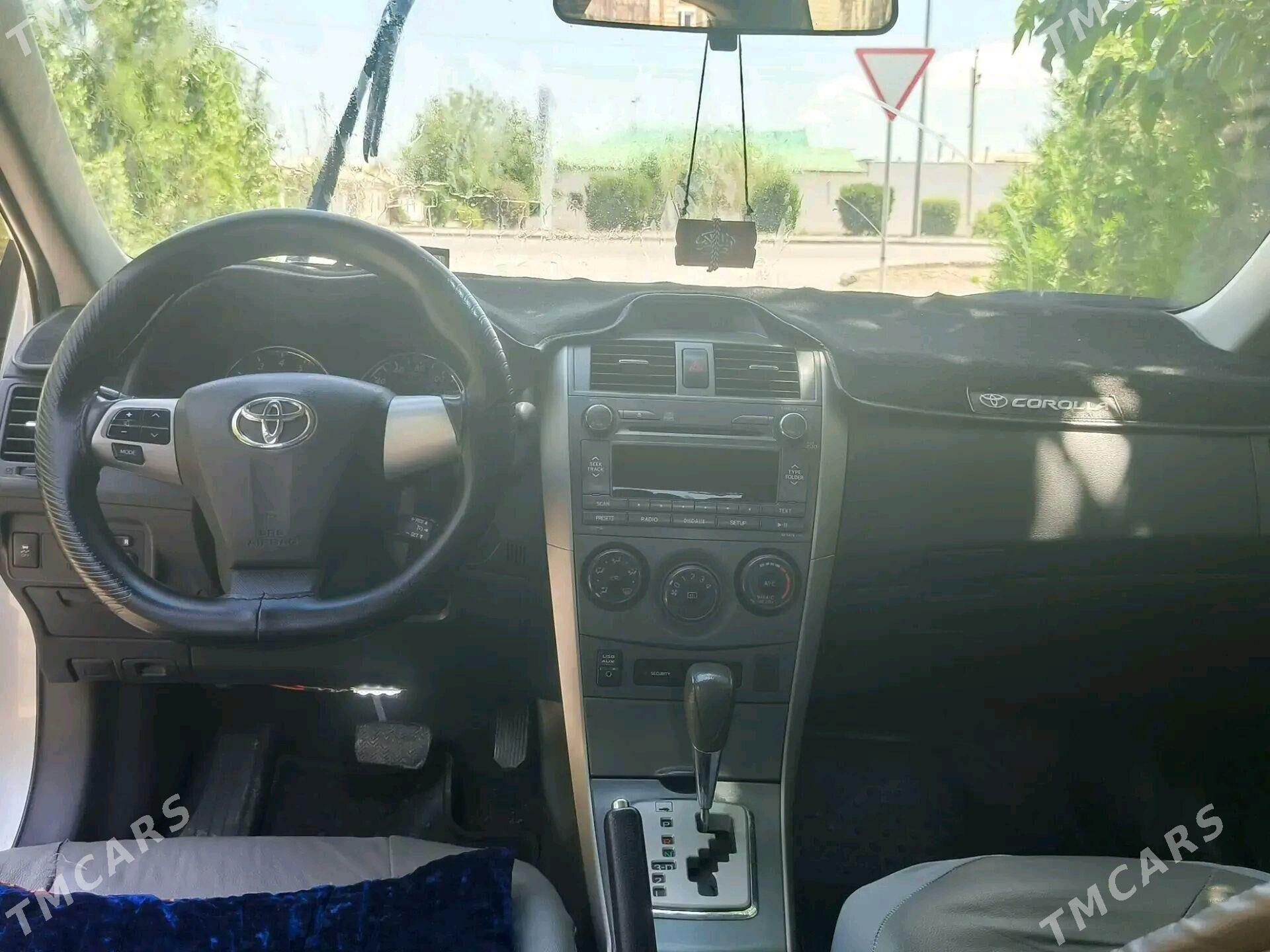 Toyota Corolla 2012 - 190 000 TMT - Daşoguz - img 4