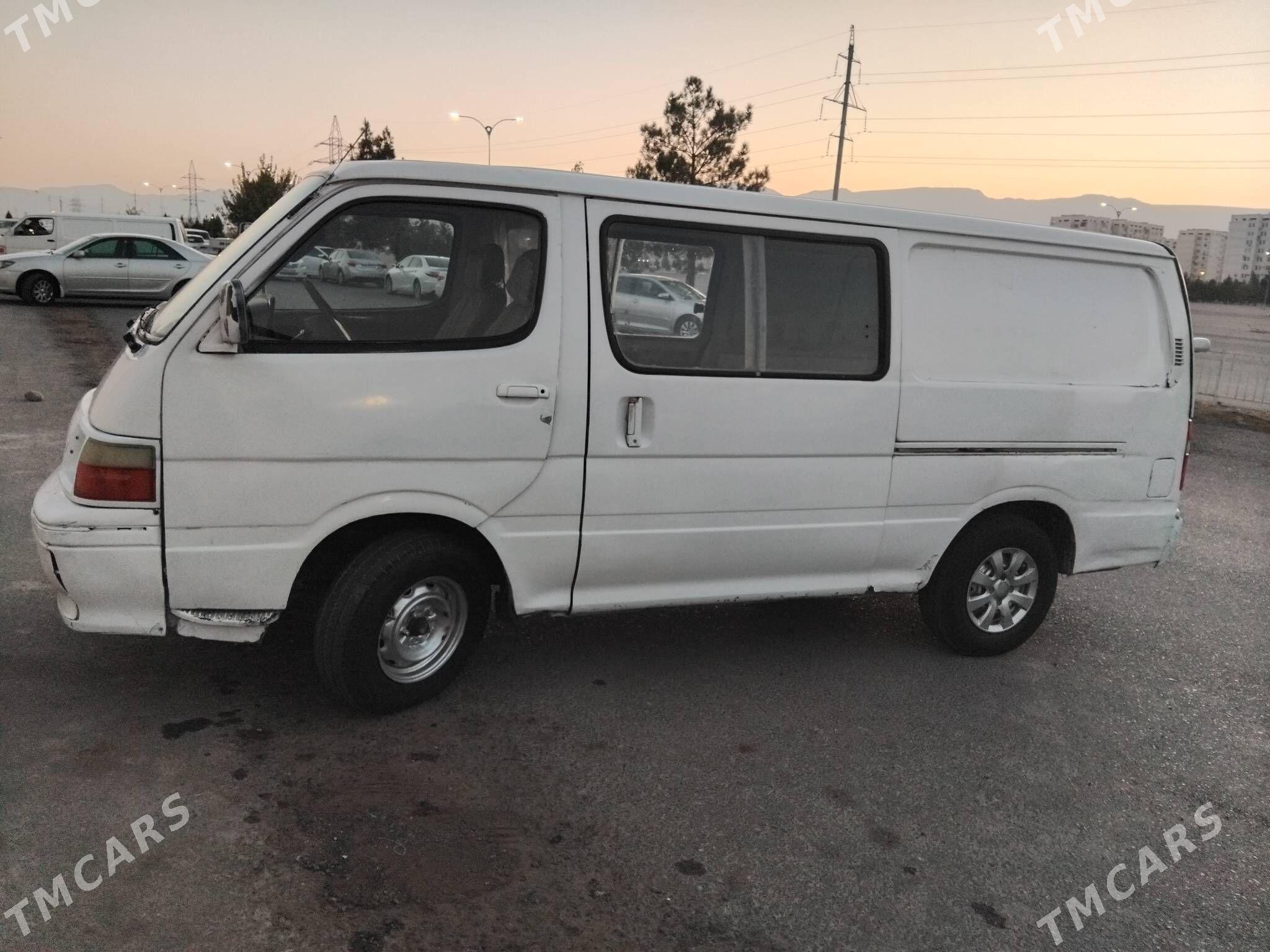 Toyota Hiace 1998 - 50 000 TMT - Гаудан "А" - img 1