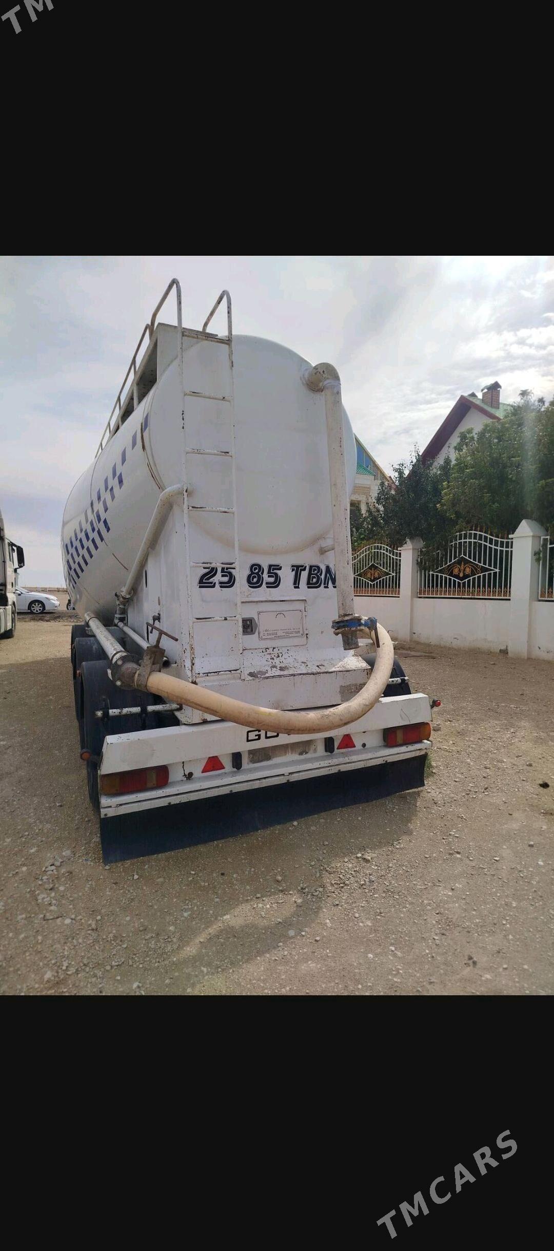 Kogel Euro Trailer 2014 - 520 000 TMT - Jebel - img 2