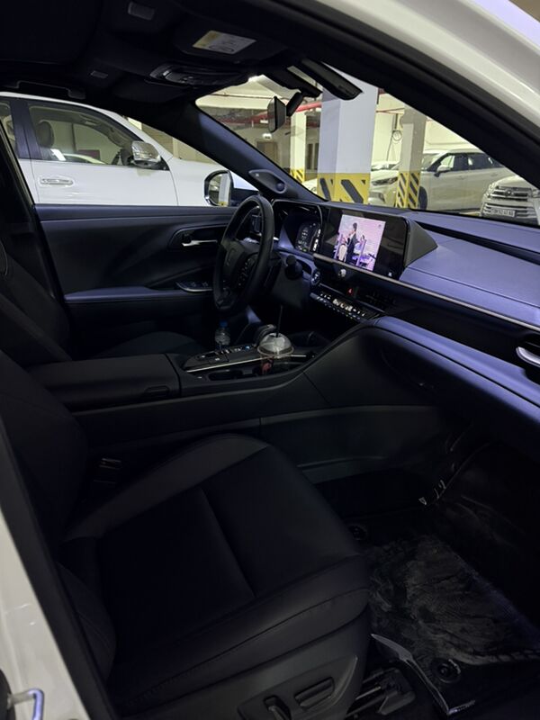 Toyota Crown 2023 - 720 000 TMT - Aşgabat - img 4