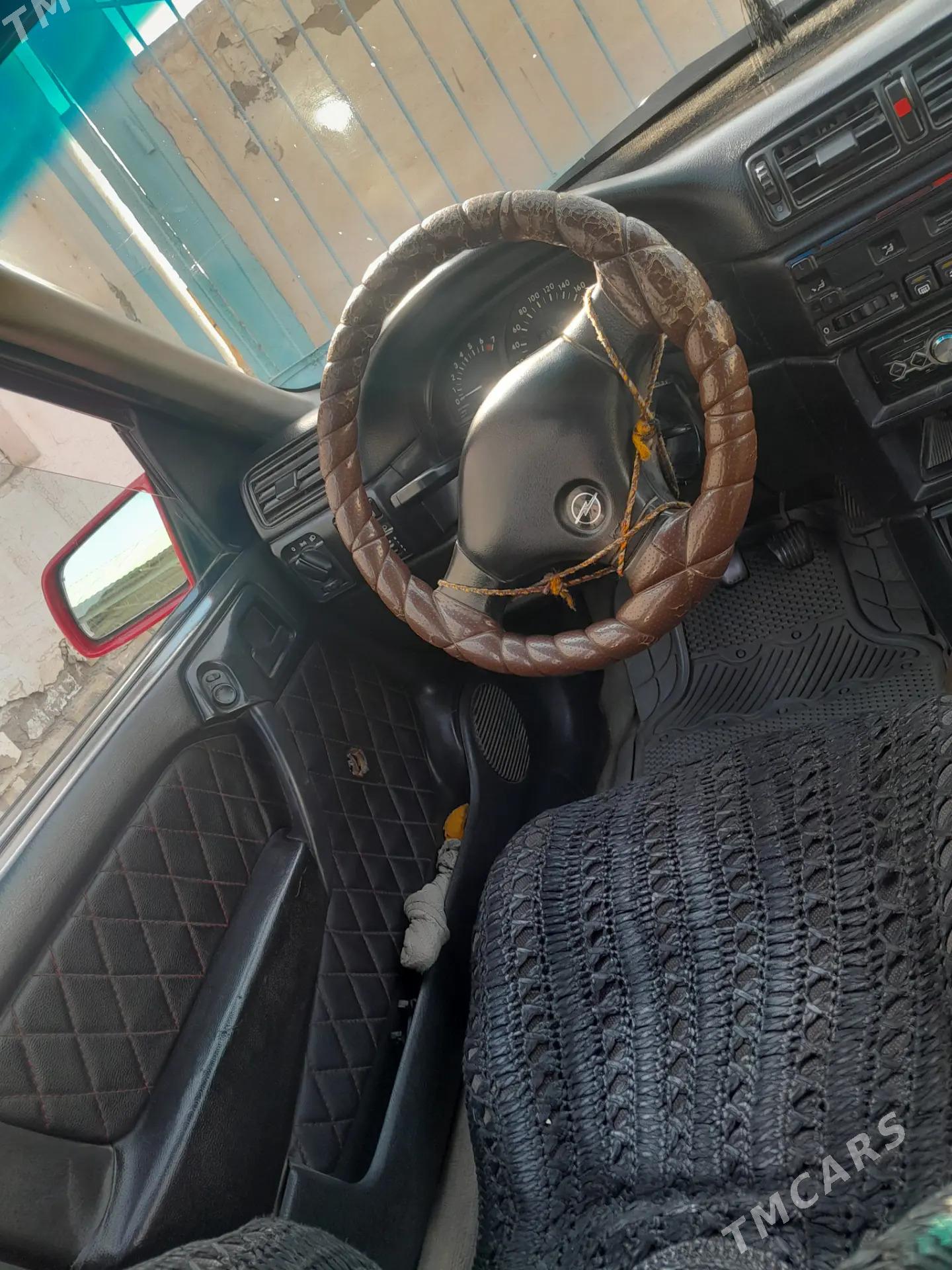 Opel Vectra 1991 - 36 000 TMT - Сакарчага - img 5