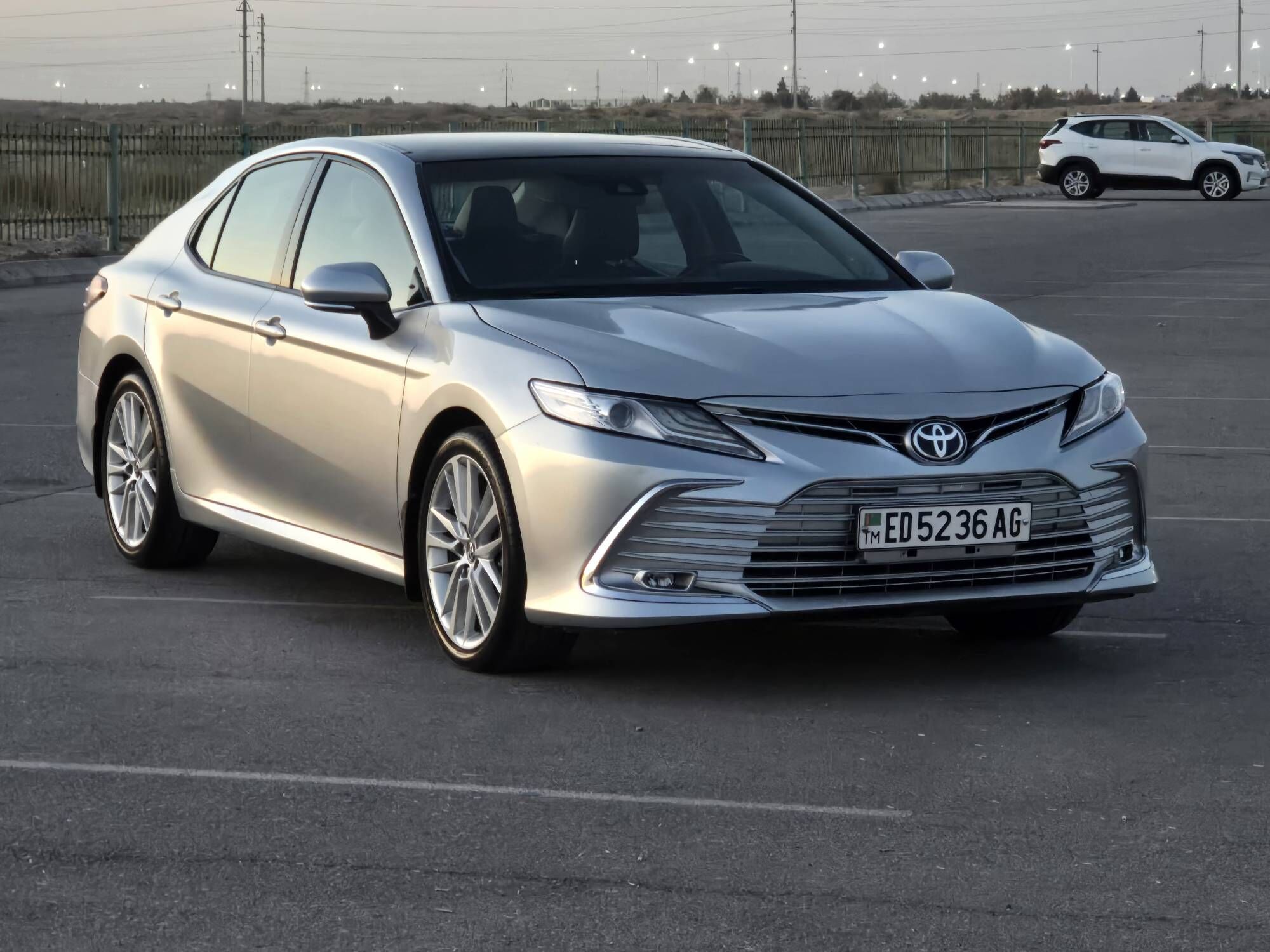 Toyota Camry 2018 - 360 000 TMT - Aşgabat - img 8