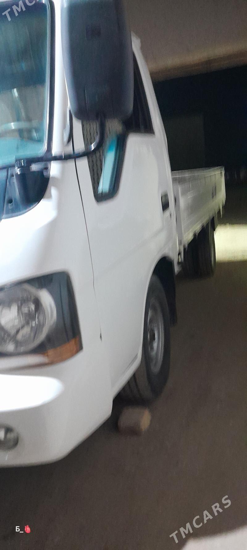 Kia Bongo 2003 - 125 000 TMT - Şabat etr. - img 7