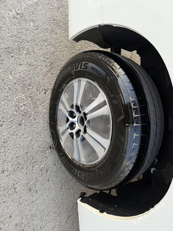 Toyota Hiace 2025 - 884 000 TMT - Aşgabat - img 8