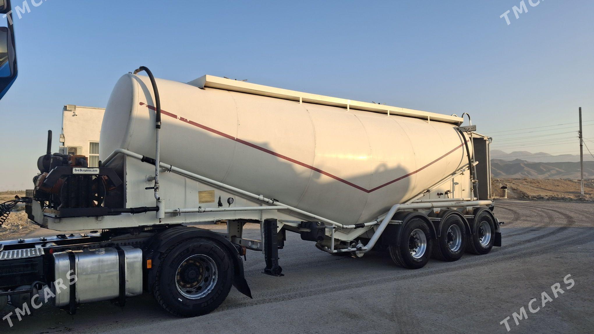 Kogel Euro Trailer 2014 - 520 000 TMT - Bäherden - img 2