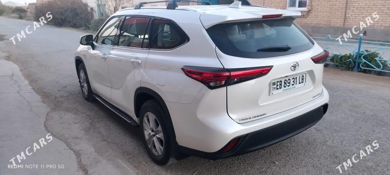 Toyota Highlander 2021 - 600 000 TMT - Сакар - img 3