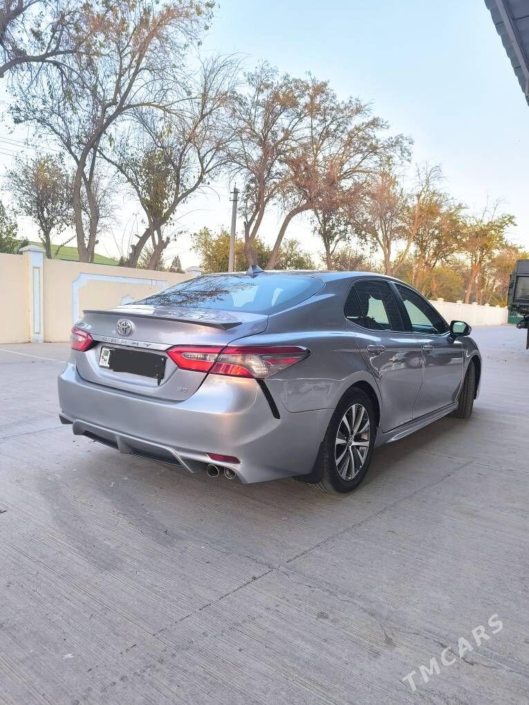 Toyota Camry 2018 - 270 000 TMT - Байрамали - img 3