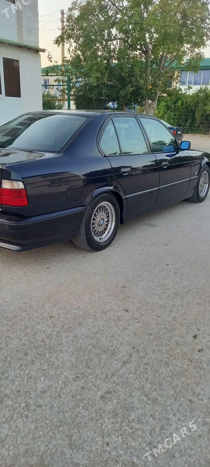 BMW E34 1998 - 105 000 TMT - Балканабат - img 5