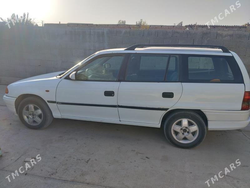 Opel Astra 1996 - 46 000 TMT - Bäherden - img 4