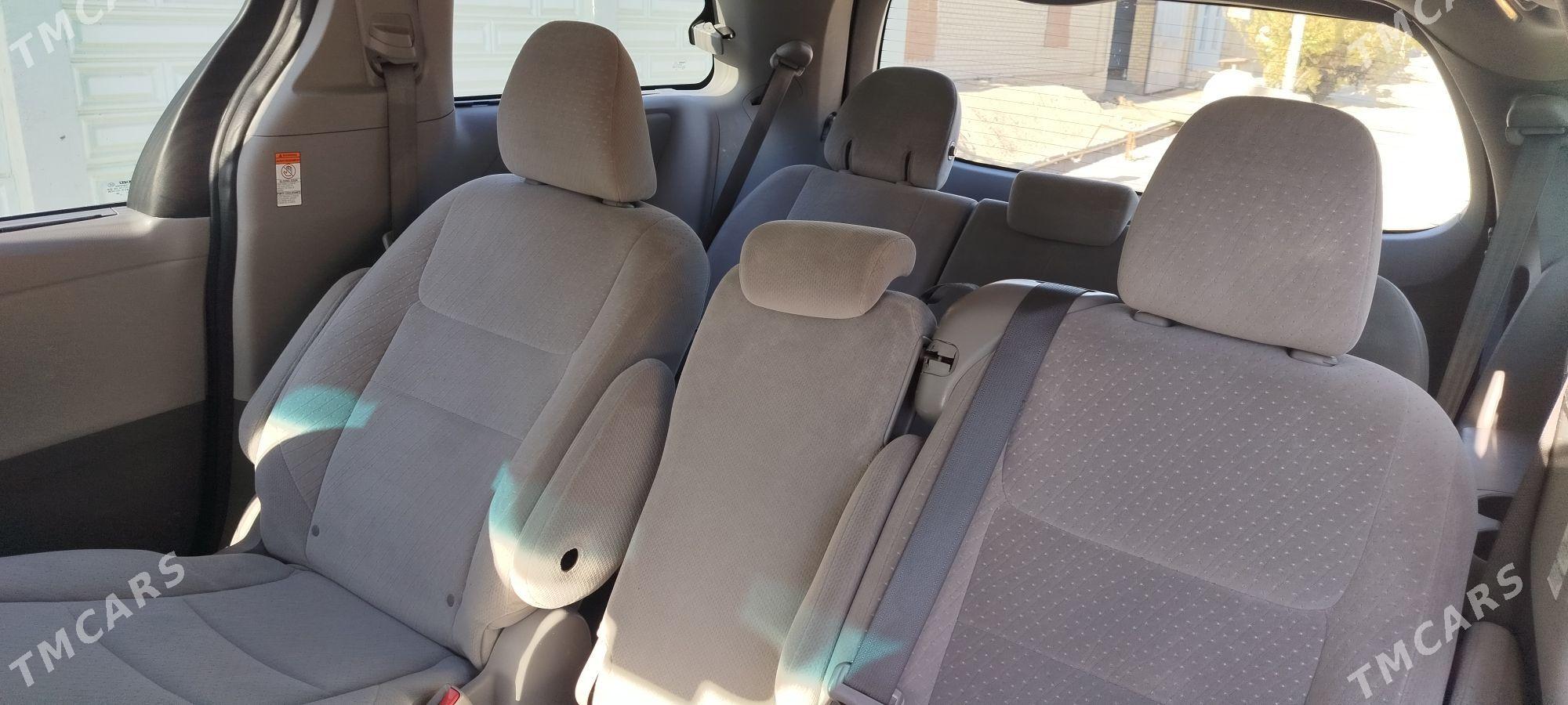 Toyota Sienna 2020 - 400 000 TMT - Мары - img 2