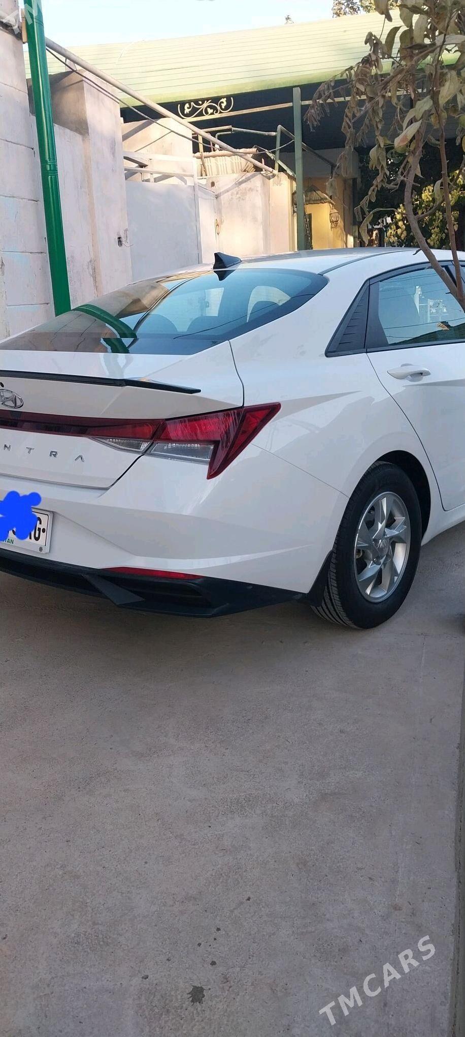 Hyundai Elantra 2022 - 250 000 TMT - Büzmeýin - img 2