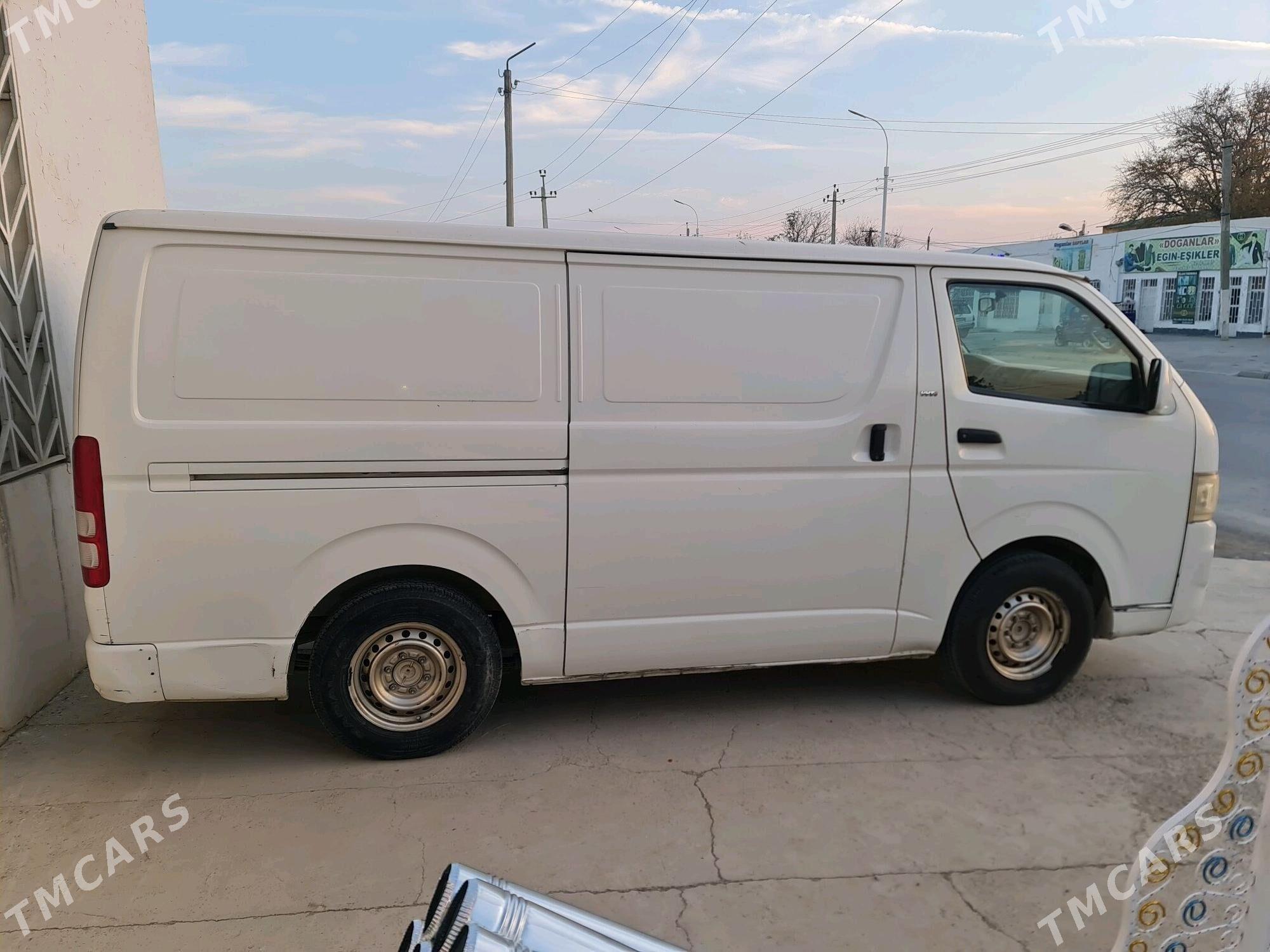 Toyota Hiace 2009 - 265 000 TMT - Bäherden - img 3