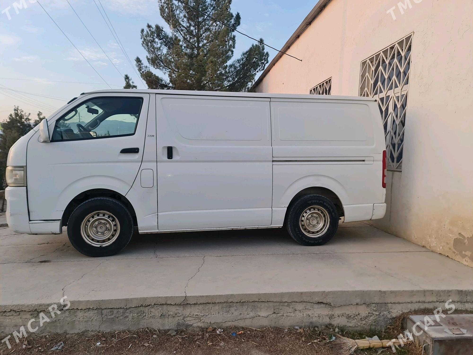 Toyota Hiace 2009 - 265 000 TMT - Bäherden - img 4