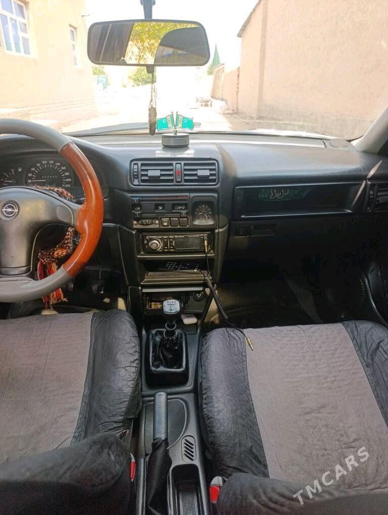 Opel Vectra 1993 - 52 000 TMT - етр. Туркменбаши - img 6