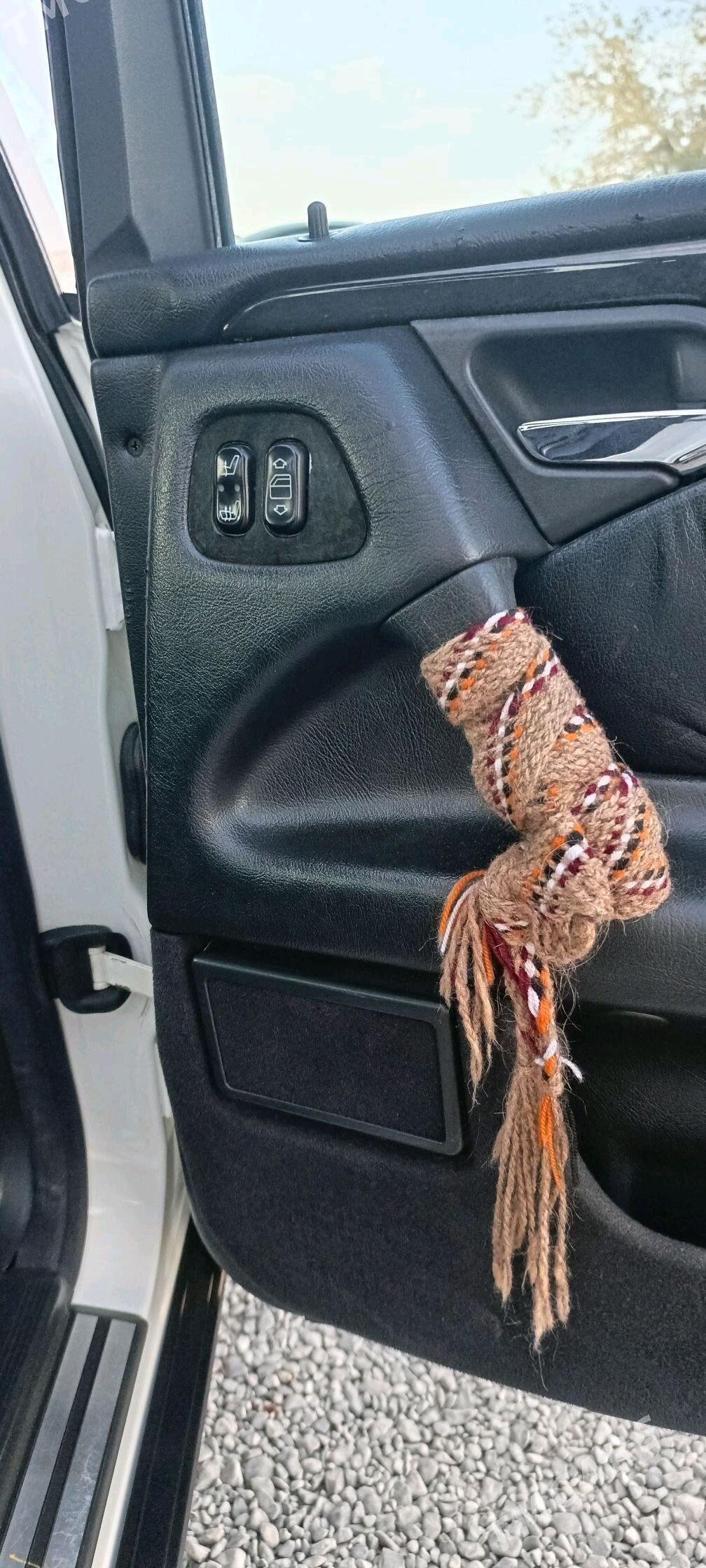 Mercedes-Benz E320 1998 - 110 000 TMT - Änew - img 5