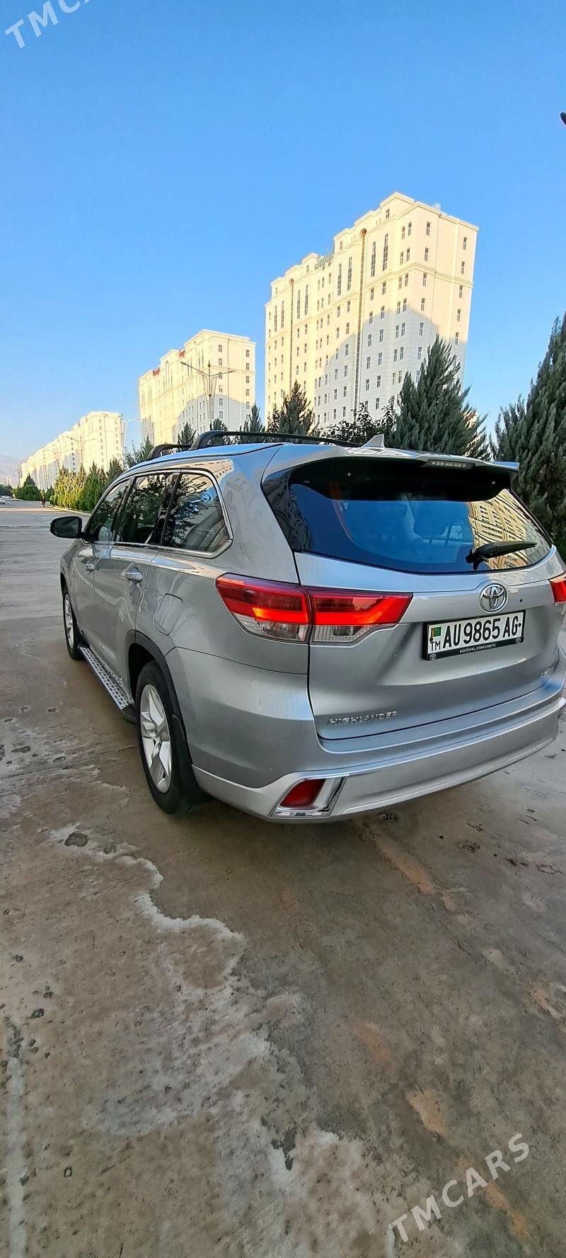 Toyota Highlander 2019 - 554 000 TMT - Ашхабад - img 10