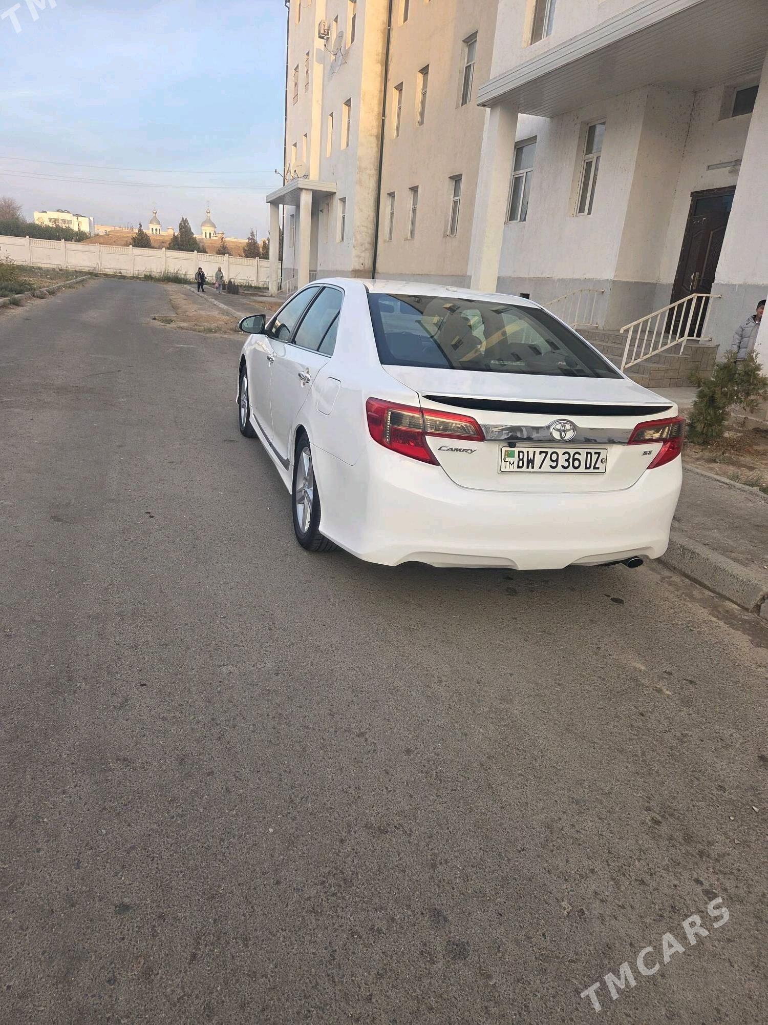 Toyota Camry 2013 - 220 000 TMT - Дашогуз - img 8