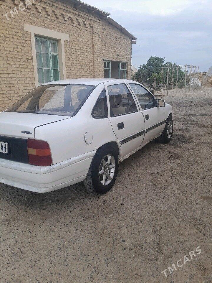 Opel Vectra 1992 - 24 000 TMT - Кака - img 4
