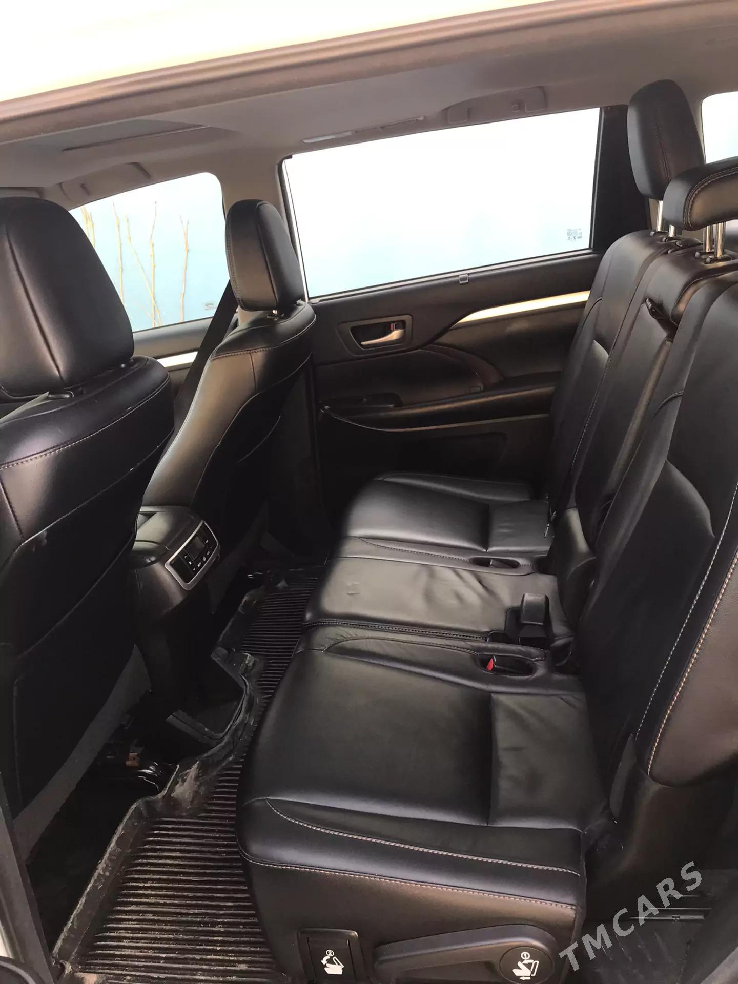 Toyota Highlander 2018 - 500 000 TMT - Байрамали - img 5