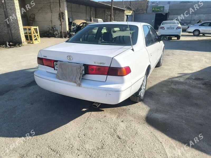 Toyota Camry 1999 - 120 000 TMT - Halaç - img 4
