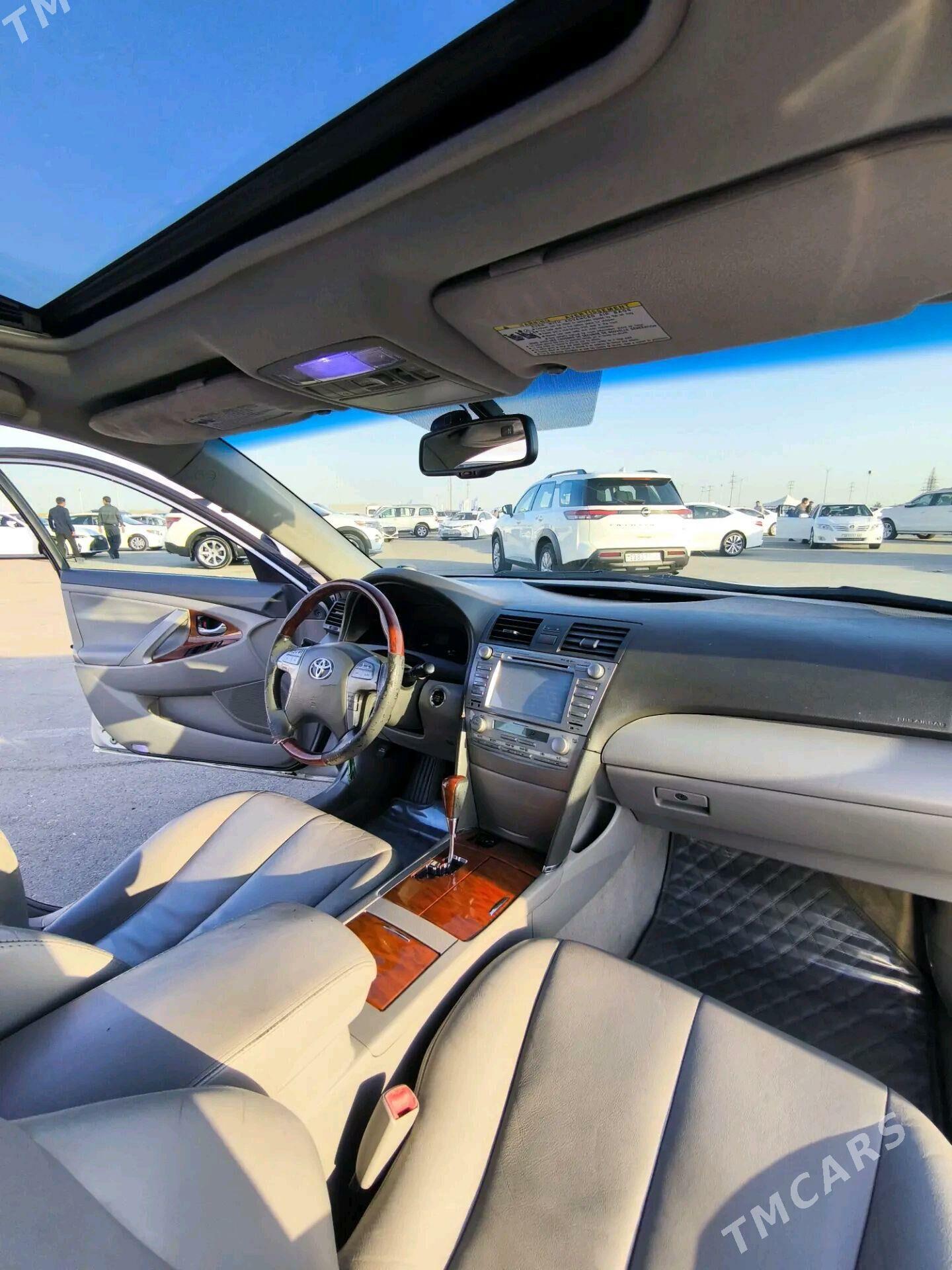 Toyota Camry 2010 - 230 000 TMT - Ак-Бугдайский этрап - img 5