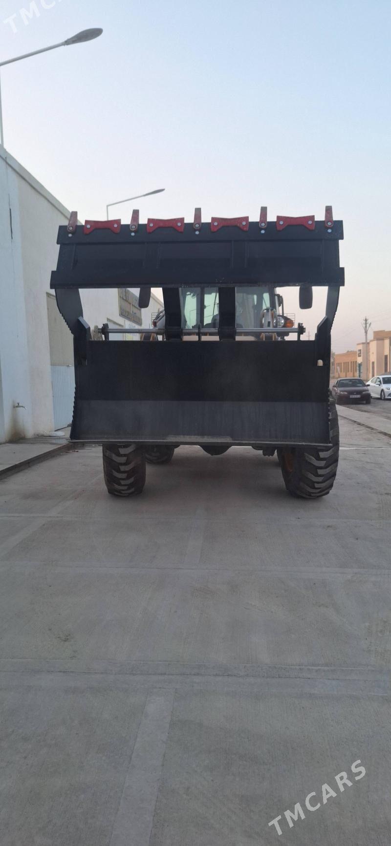 JCB 3CX Compact 2025 - 1 000 000 TMT - Керки - img 2