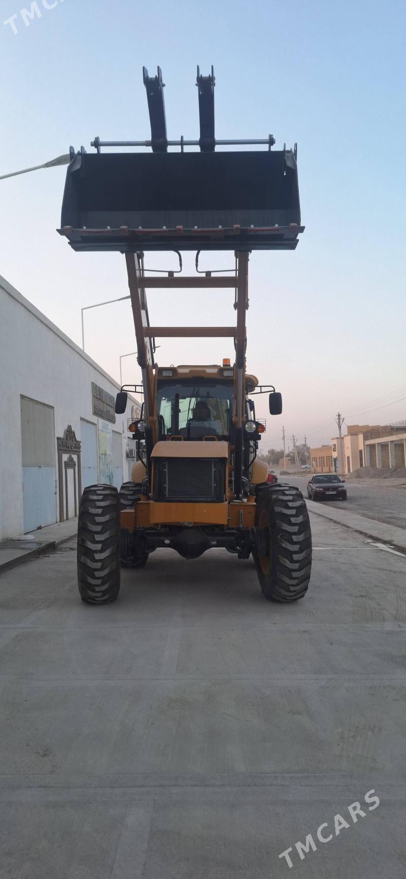 JCB 3CX Compact 2025 - 1 000 000 TMT - Керки - img 3