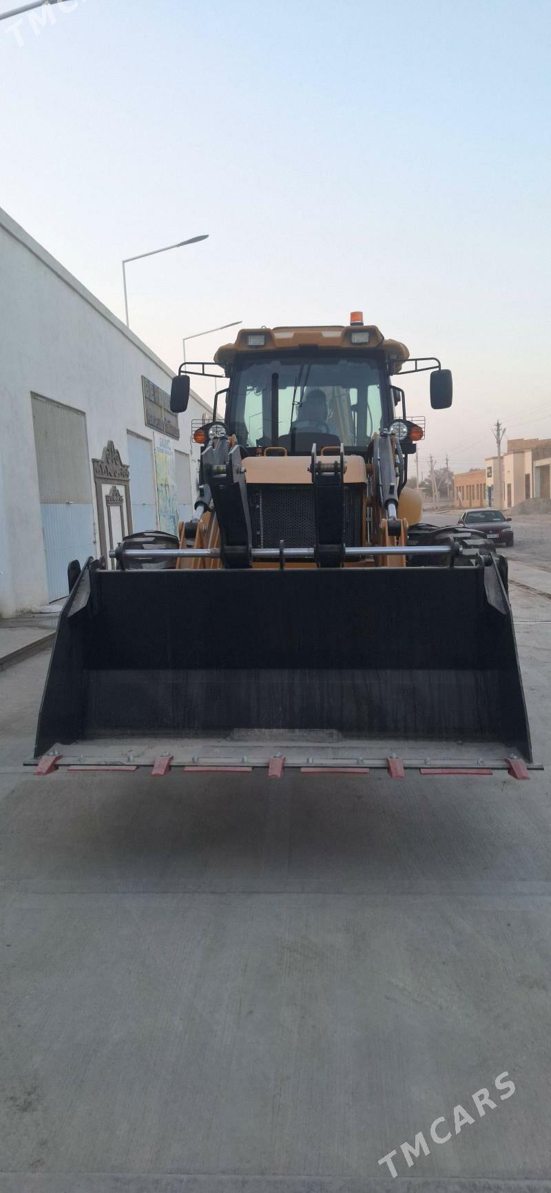 JCB 3CX Compact 2025 - 1 000 000 TMT - Керки - img 1