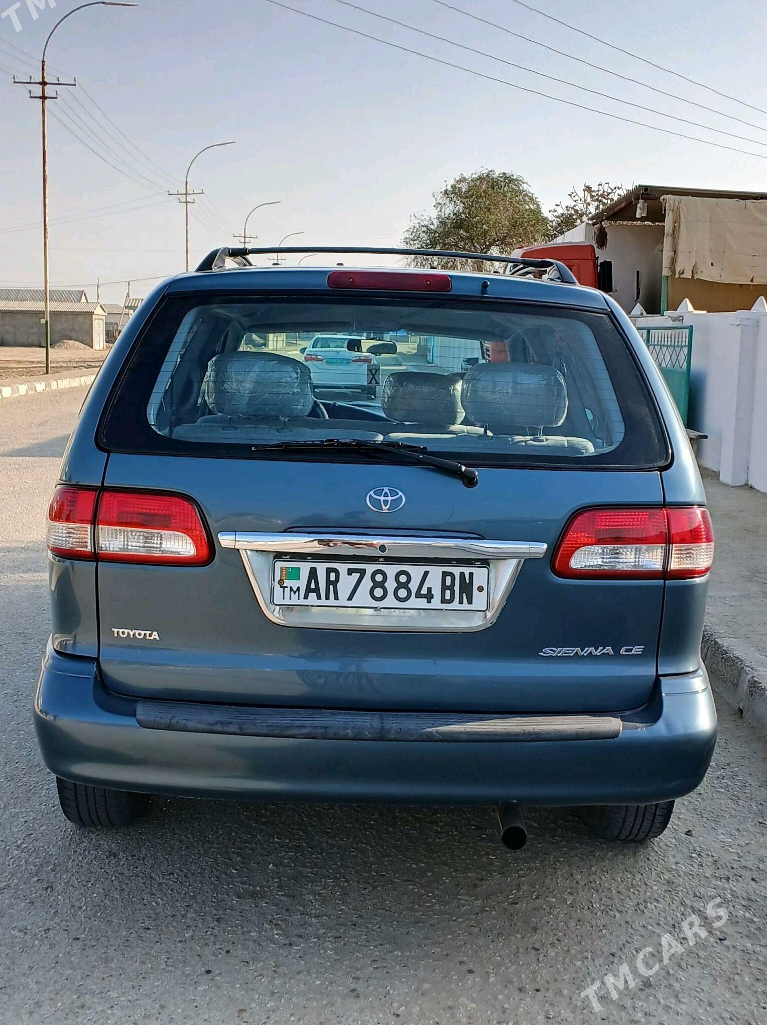 Toyota Sienna 2003 - 195 000 TMT - Balkanabat - img 3