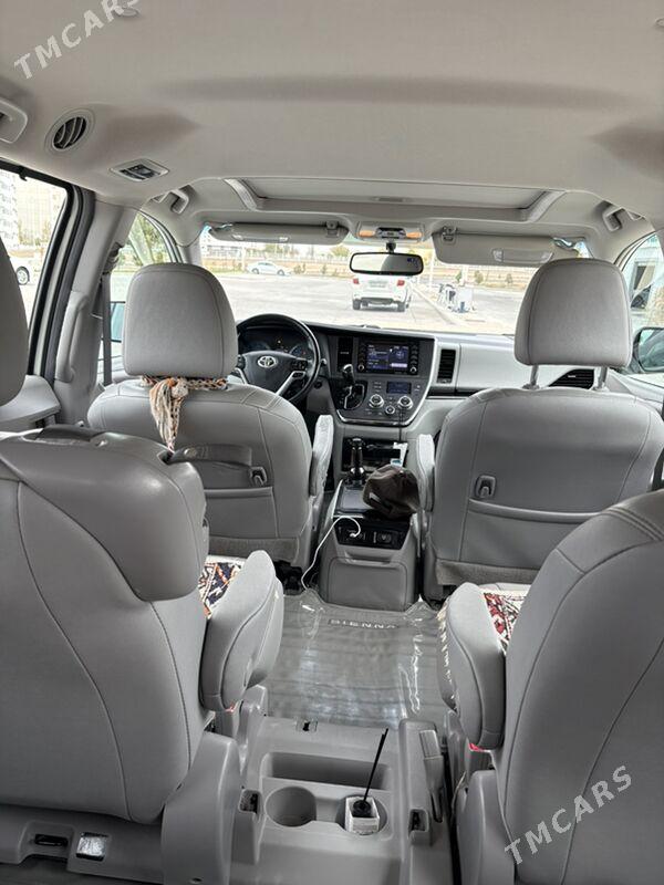 Toyota Sienna 2018 - 388 000 TMT - Ашхабад - img 8