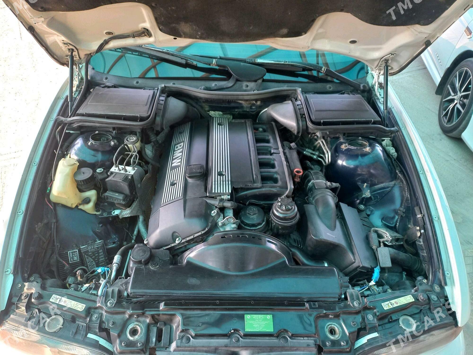 BMW 528 2000 - 115 000 TMT - Балканабат - img 3