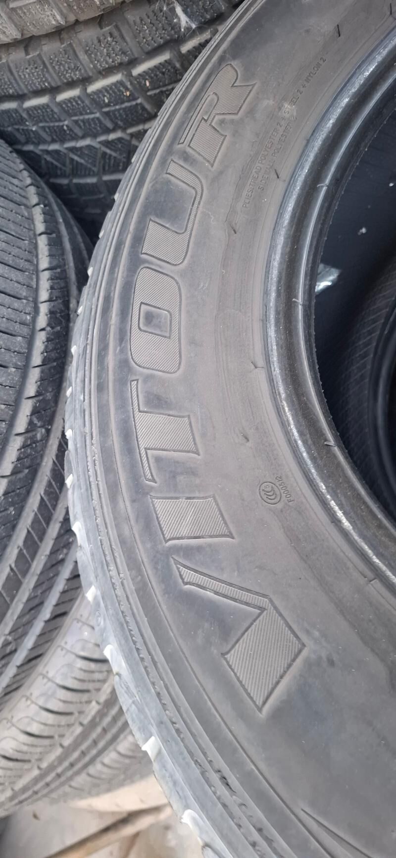 235-70-16 vitour 100 TMT - Bedew - img 2