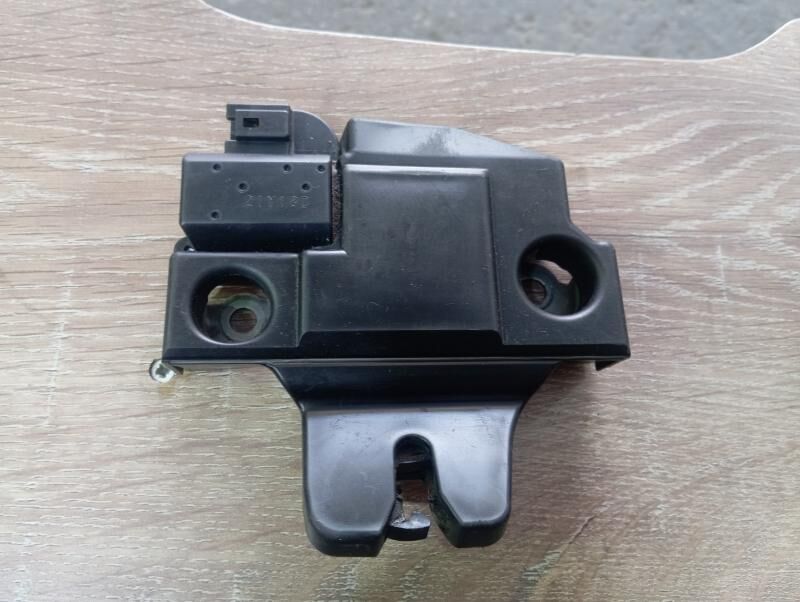 bagaz zamok 18 24 camry 300 TMT - Hitrowka - img 1