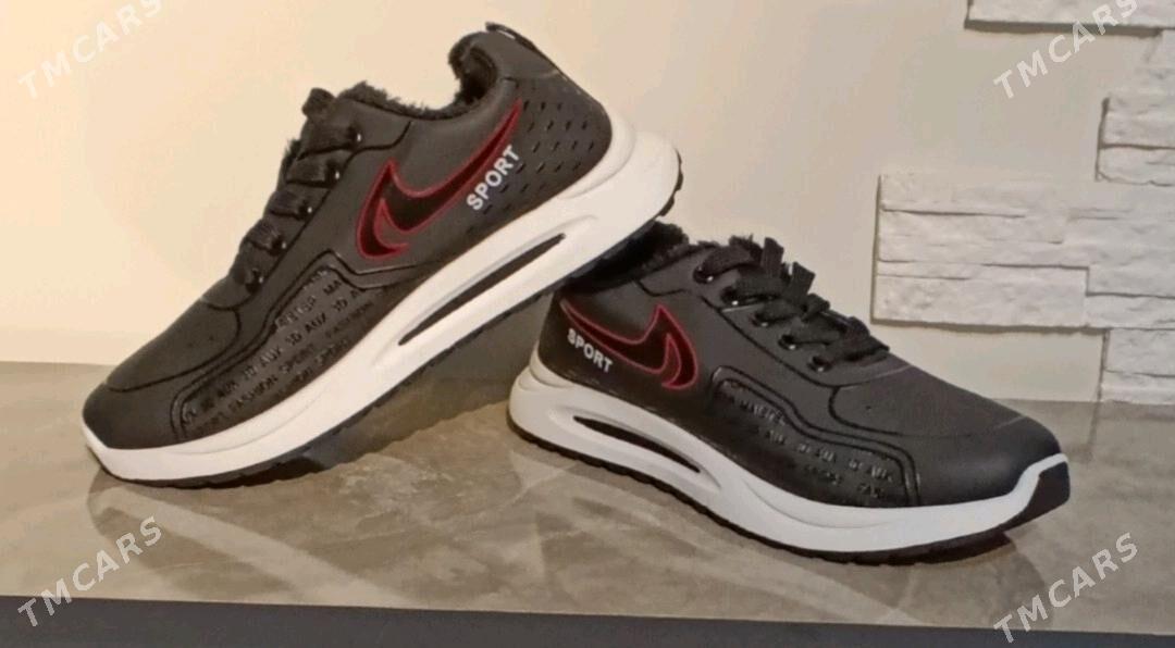 Кроссовки - Туркменабат - img 1