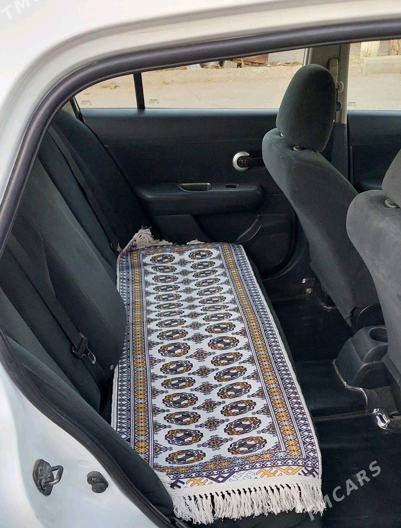 Nissan Versa 2010 - 136 000 TMT - Ашхабад - img 4